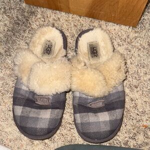UGG Checkered Gray and Cream Slippers